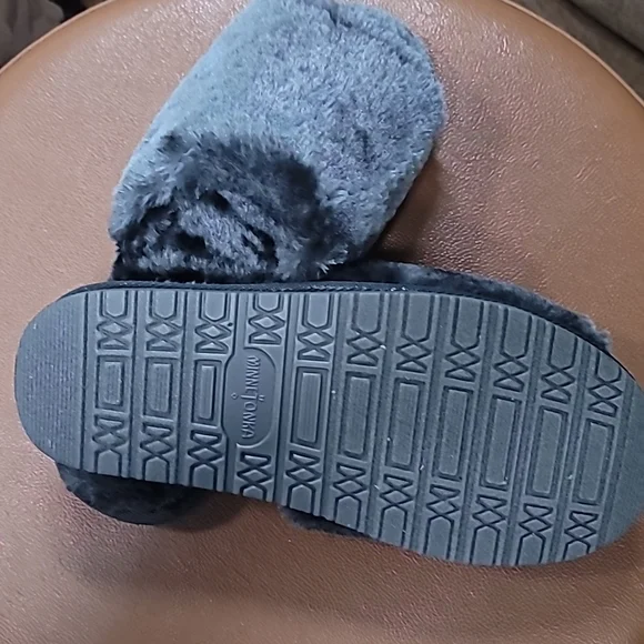 Lilly Faux Shearling SlippersMINNETONKA - Picture 6 of 9